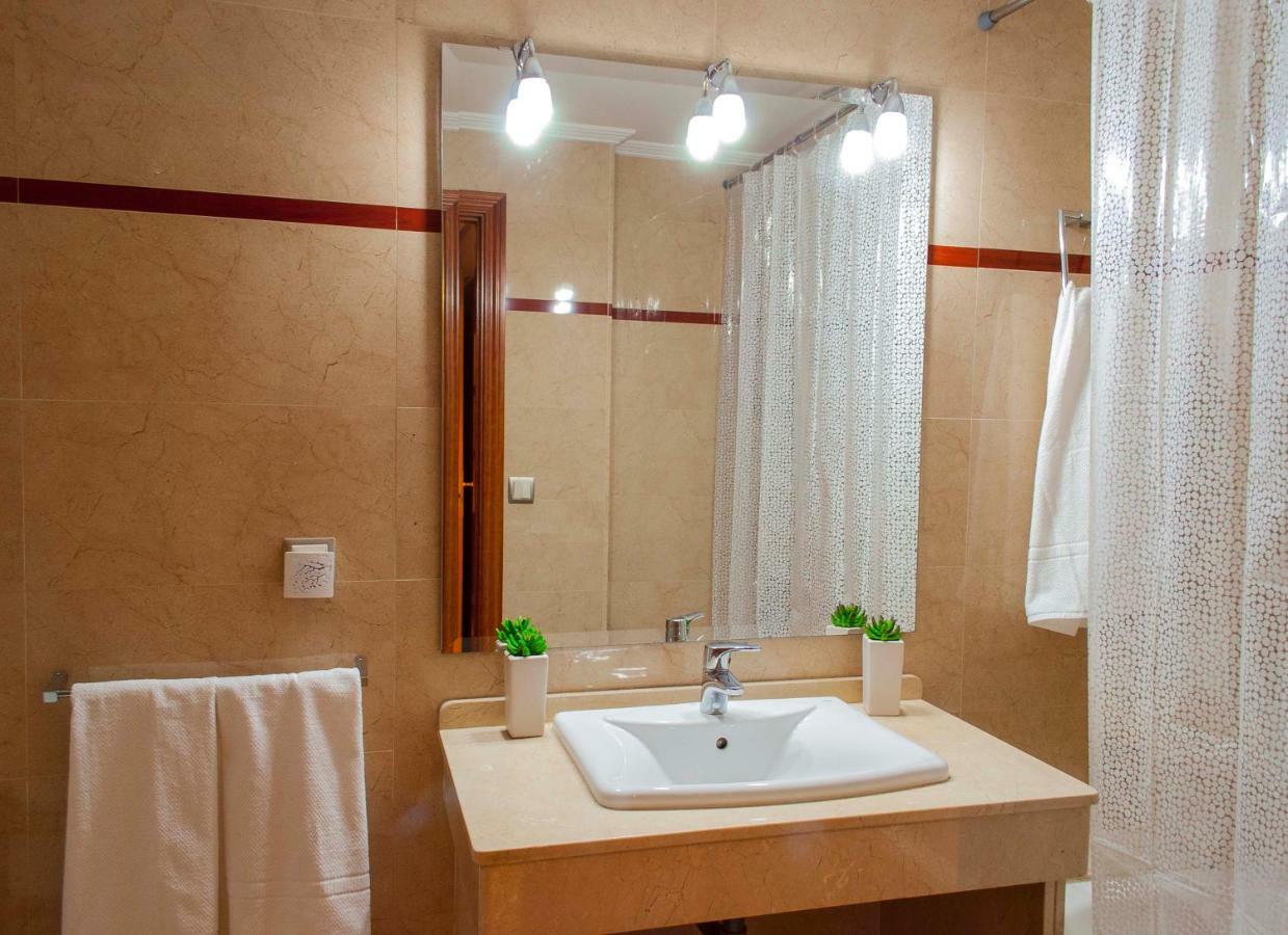 Apartamento Centrico Con Parking Privado Cordoba Luaran gambar
