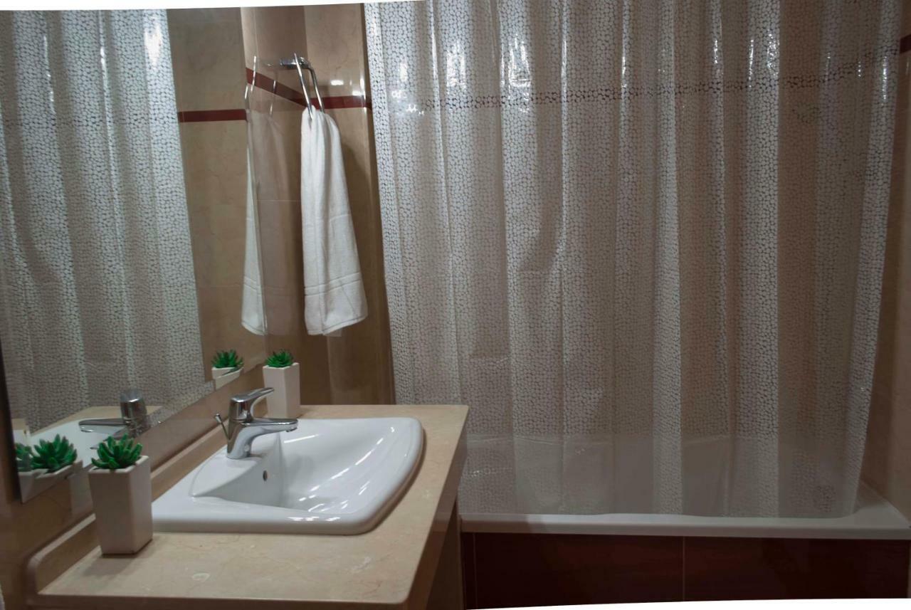Apartamento Centrico Con Parking Privado Cordoba Luaran gambar